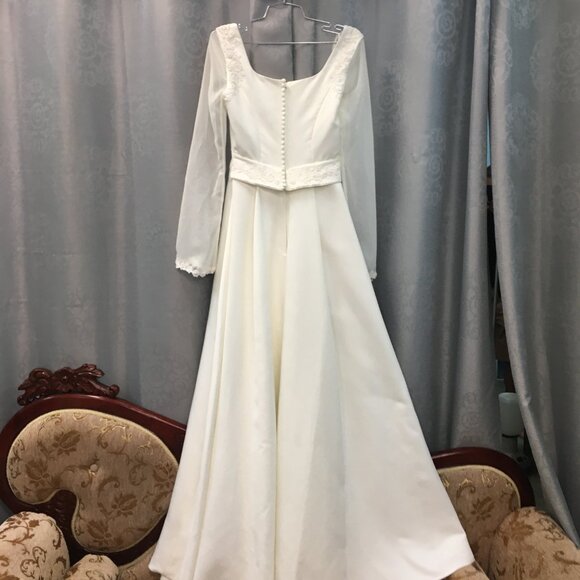 SAMPLE Bridgerton Vintage Wedding Dress, LONG SLEEVE Empire Waist Scoop Neck - Picture 11 of 12